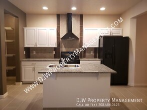 2964 N LeBlanc Way in Meridian, ID - Building Photo - Building Photo