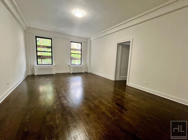 WEST 72 STREET in New York, NY - Building Photo - Building Photo