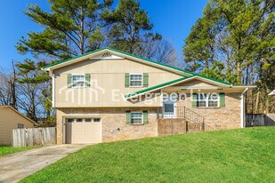 4012 St John Ln NW in Birmingham, AL - Building Photo