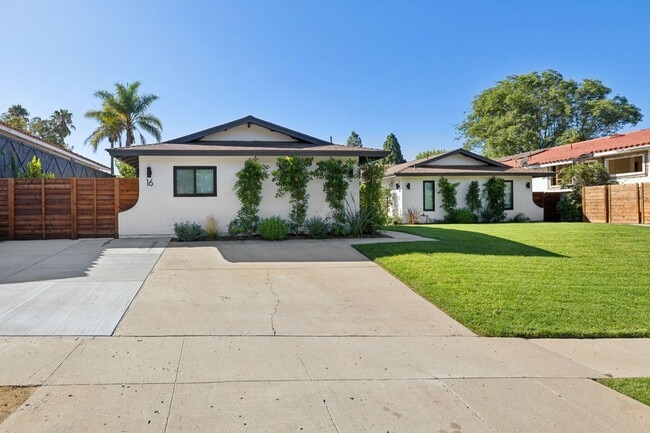 16 W Alamar St in Thousand Oaks, CA - Building Photo - Building Photo