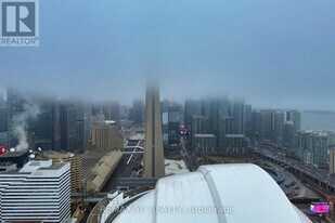 1 Concord Cityplace Wy in Toronto, ON - Building Photo