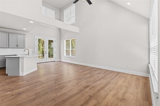 2398 Valley Dr in Brenham, TX - Building Photo - Building Photo