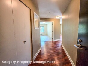 700 E Denny Way in Seattle, WA - Building Photo - Building Photo