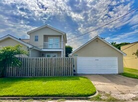 2725 42nd St in Galveston, TX - Building Photo