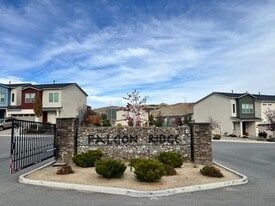 1060 Big Rock Loop in Reno, NV - Building Photo