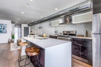 629 W Oxford St, Unit 2 in Philadelphia, PA - Building Photo - Building Photo