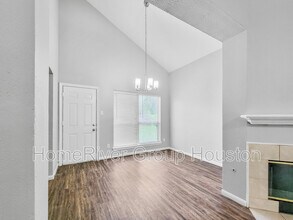 11930 Cottonwood Ln in Cypress, TX - Building Photo - Building Photo
