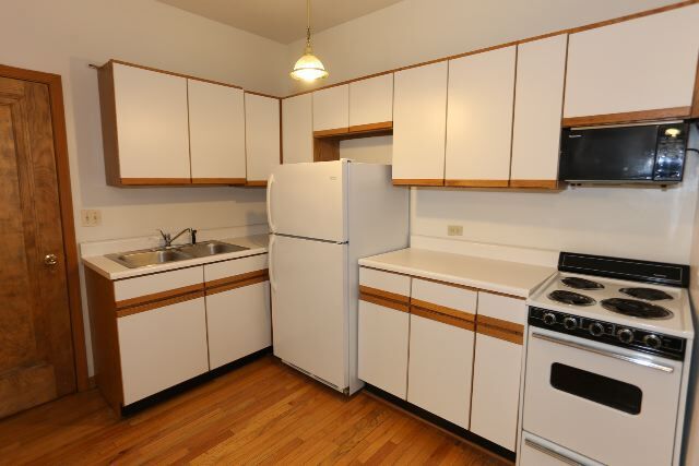 638 W Barry Ave in Chicago, IL - Building Photo - Building Photo
