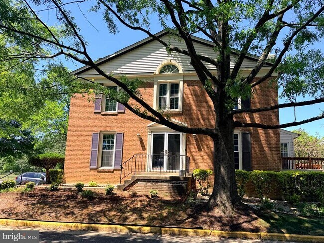 5800 Apsley House Ct in Alexandria, VA - Building Photo - Building Photo