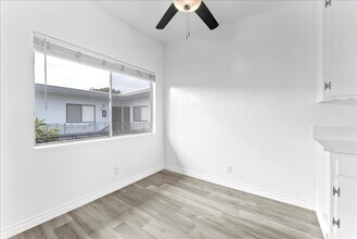 2464 Penmar Ave in Los Angeles, CA - Building Photo - Building Photo
