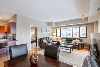 10319-10111 111 St NW in Edmonton, AB - Building Photo - Building Photo