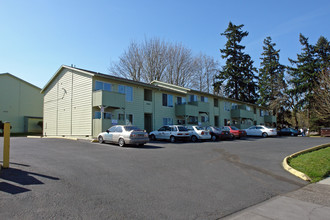 Sequoia Glen Apartments in Portland, OR - Building Photo - Building Photo