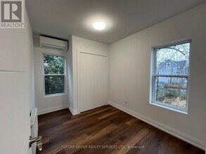 4876 Simcoe St in Niagara Falls, ON - Building Photo - Building Photo