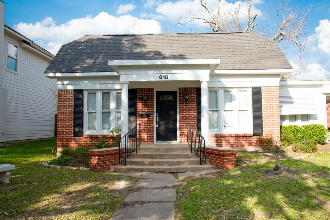 610 E 32nd St in Bryan, TX - Building Photo