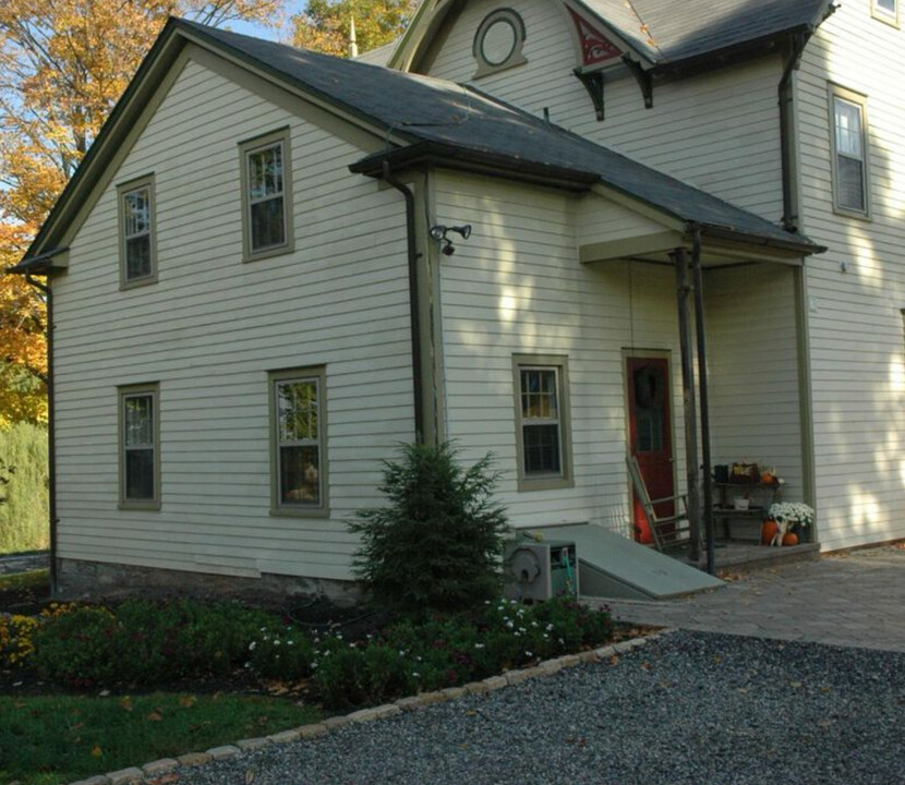 107 Maple Ave in Goshen, NY - Building Photo