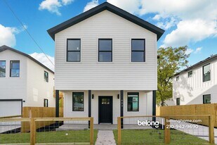 423 N Mesquite St in San Antonio, TX - Building Photo