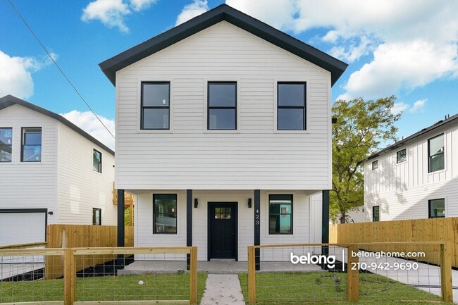 property at 423 N Mesquite St