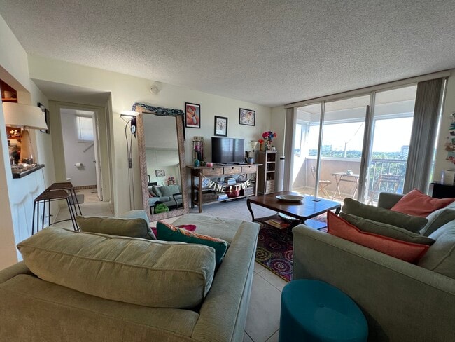 777 S Federal Hwy, Unit RP701 in Pompano Beach, FL - Foto de edificio - Building Photo