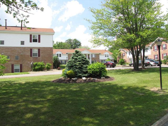 Hickory & Penngrove Village in Hermitage, PA - Foto de edificio - Building Photo