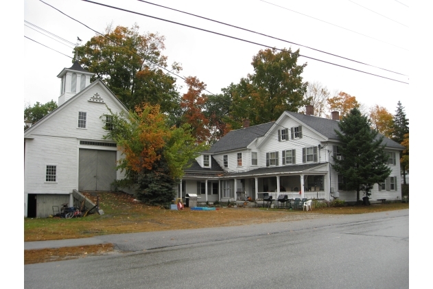 115 Main St in Henniker, NH - Foto de edificio