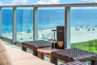 1455 Ocean Dr in Miami Beach, FL - Building Photo - Building Photo