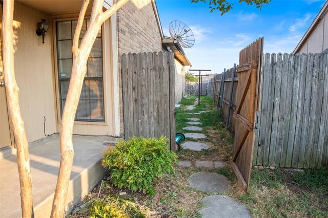 6069 Dooley Dr in The Colony, TX - Building Photo - Building Photo