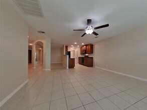 524 Red Dusk Paint Dr in La Marque, TX - Building Photo - Building Photo