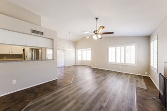 8842 W Grovers Ave in Peoria, AZ - Building Photo - Building Photo