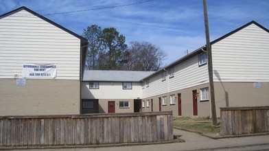 Lynnhaven Apartments in Richmond, VA - Building Photo - Building Photo