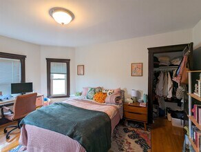 92 Powder House Blvd, Unit 1 in Somerville, MA - Foto de edificio - Building Photo