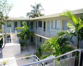 6835 Rue Versailles in Miami Beach, FL - Building Photo - Building Photo