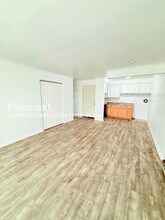 15601 Schoolcraft Rd in Detroit, MI - Building Photo - Building Photo