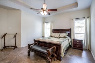 1405 Ridgemoor Ln in Richardson, TX - Foto de edificio - Building Photo