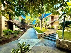 Village Terrace in San Diego, CA - Building Photo