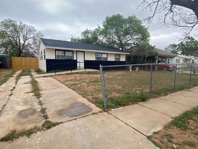 3320 Itasca St in Lubbock, TX - Building Photo - Building Photo