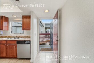 3330 W Danbury Dr in Phoenix, AZ - Building Photo - Building Photo