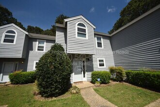 101 Madison Chase in Hampton, VA - Building Photo - Building Photo