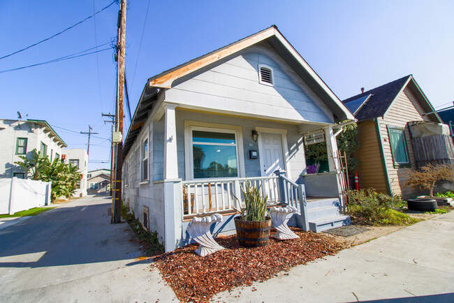 420 Bonito Ave in Long Beach, CA - Building Photo - Building Photo