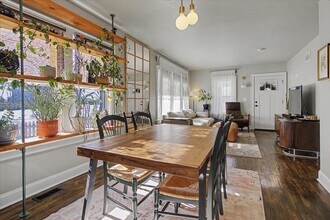 136 E Jackson St in Oswego, IL - Building Photo - Building Photo