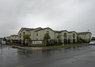 Crossings at Madera in Madera, CA - Building Photo - Building Photo