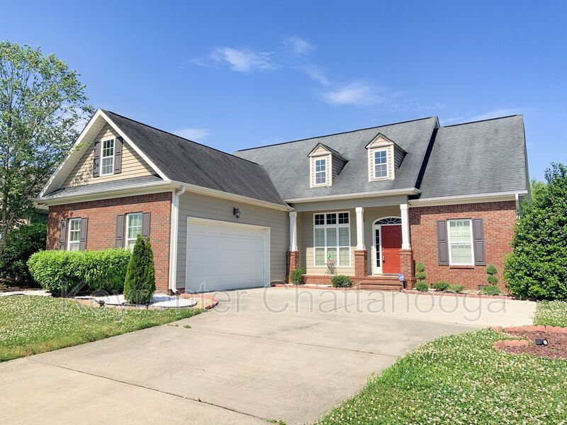 8193 Kaitlin Ln in Ooltewah, TN - Building Photo
