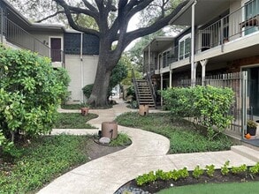 5311 Fleetwood Oaks Ave in Dallas, TX - Building Photo - Building Photo