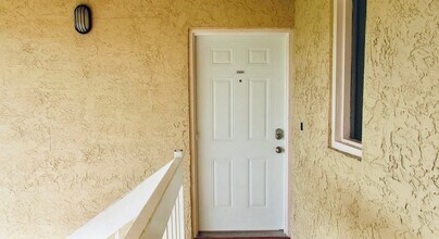 1566 SE Royal Green Cir, Unit Modern 2 Bed / 2 Bath Con in Port St. Lucie, FL - Building Photo - Building Photo