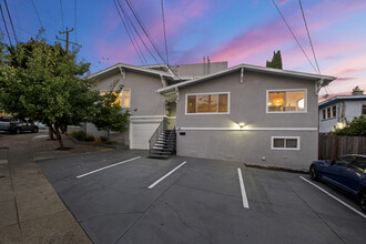 459 Wayne Ave in Oakland, CA - Foto de edificio - Building Photo