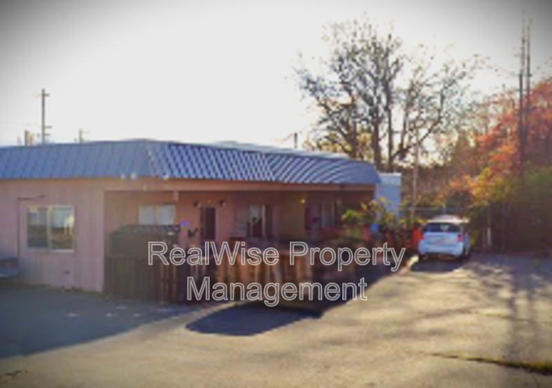 406 NE Anderson St in Grants Pass, OR - Building Photo