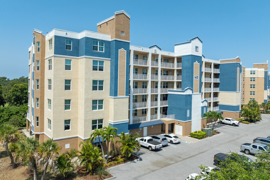 Golf Lake Condominiums in Largo, FL - Foto de edificio