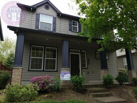 4526 N Newark St in Portland, OR - Building Photo