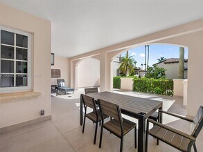 19116 Fisher Island Dr in Miami Beach, FL - Building Photo - Building Photo