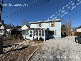 609 Edgewood Ave in Hendersonville, NC - Building Photo