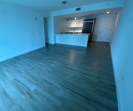 1100 S Miami Ave, Unit 3308 in Miami, FL - Foto de edificio - Building Photo